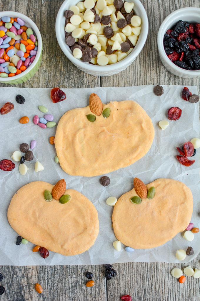 Frozen Yogurt Pumpkins 8 Pumpkin flavored yogurt shaped into pumpkins and frozen