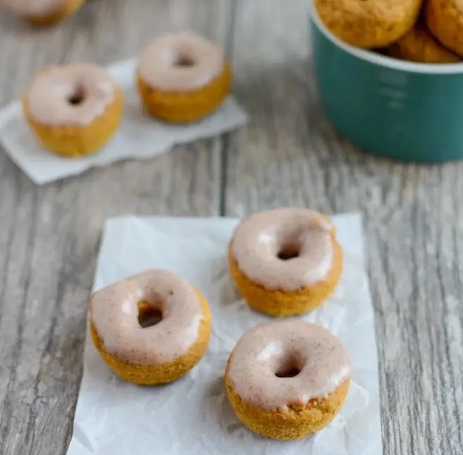 30 Healthy Pumpkin Recipes 7 mini baked pumpkin donuts